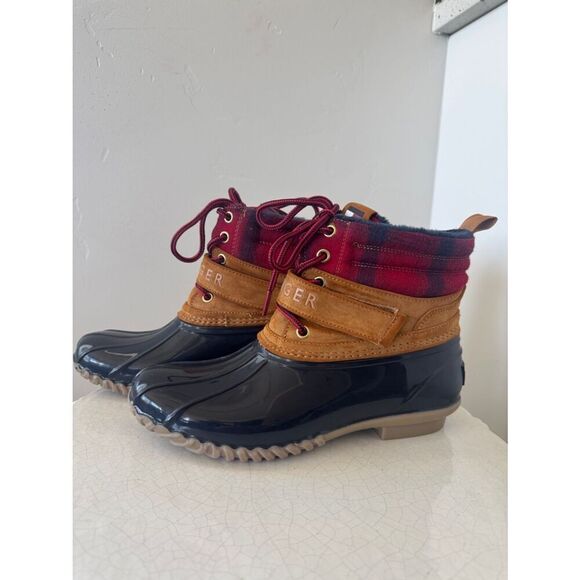 Tommy Hilfiger Shoes - Tommy Hilfiger Navy and Tan Rubber Duck Rain Boots Faux-Fur Lined Plaid Size 7M